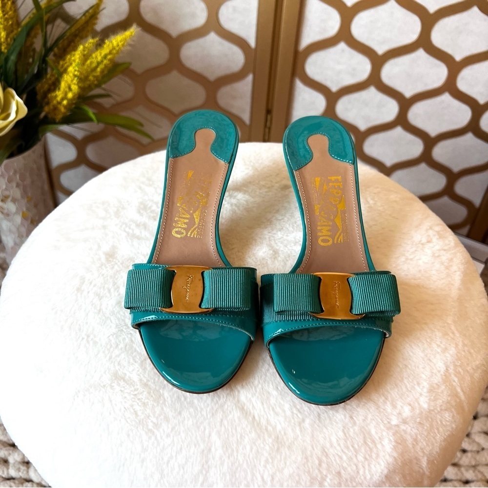 Salvatore Ferragamo Slider Sandal Size 5 New